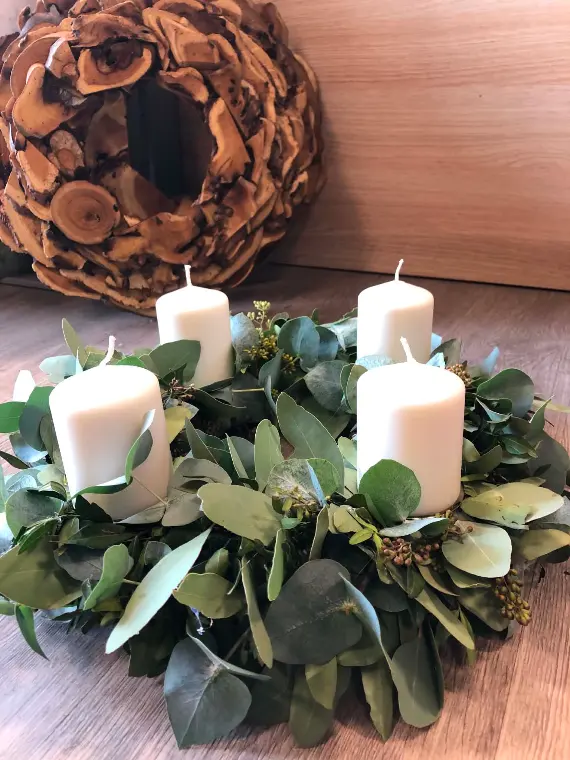 Levandulové svíčky, difuzér a flowerbox v prodejně